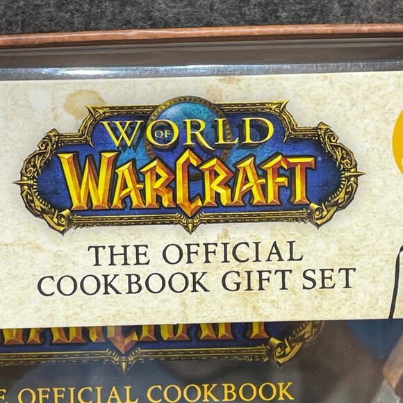 World of Warcraft Official Cookbook Gift Set w Reversible Apron Blizzard 2020 - Picture 1 of 7